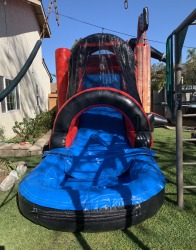 F4722474 0F91 4080 95F3 9E48AD02A21B 94545521 Black Pirate Waterslide