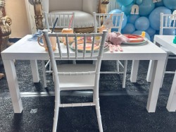 AlianasPartyRentals 685ee9bb62112 1751052023 White Kids Chiavari Chair
